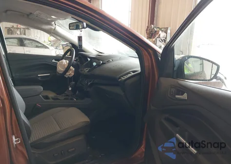 2017 Ford Escape Titanium z USA, uszkodzony, nr VIN 1FMCU0JD0HUE22563